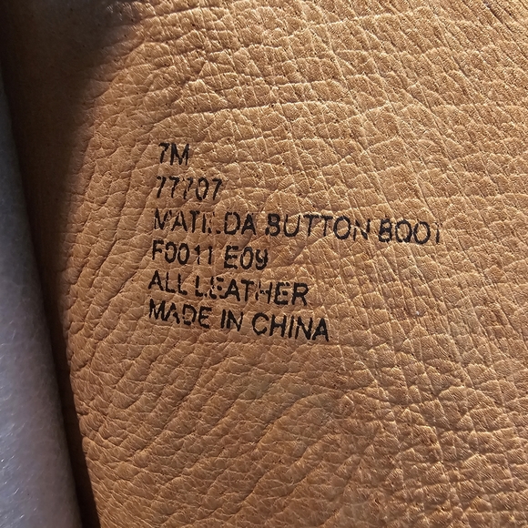 Frye woman boots sz 7 - Picture 6 of 9